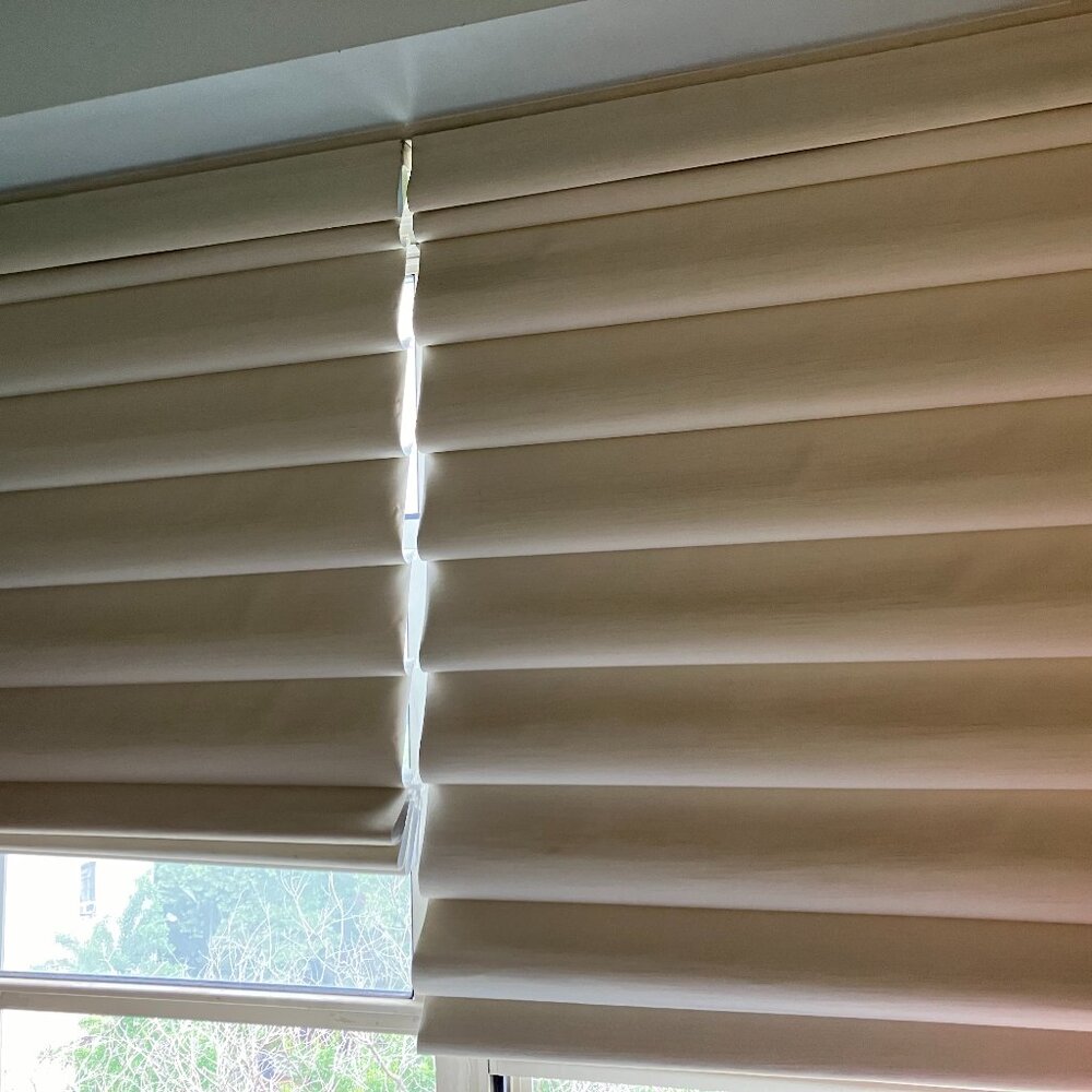"BRAND NEW 4" - Levolor Roman Lift Type Cordless Shades